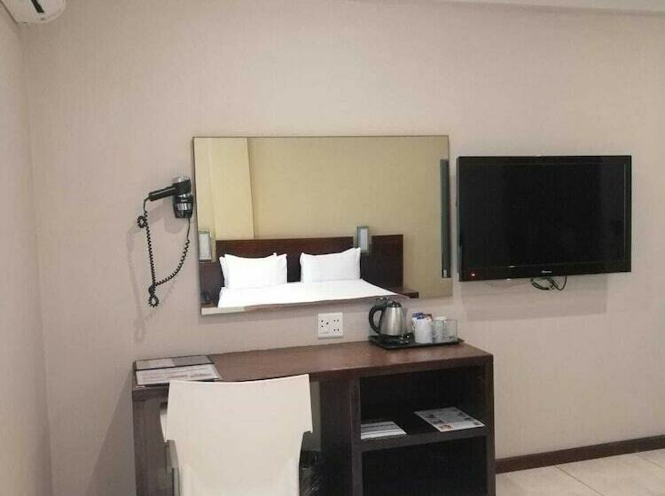 디럭스 룸, Pavilion Hotel Durban
