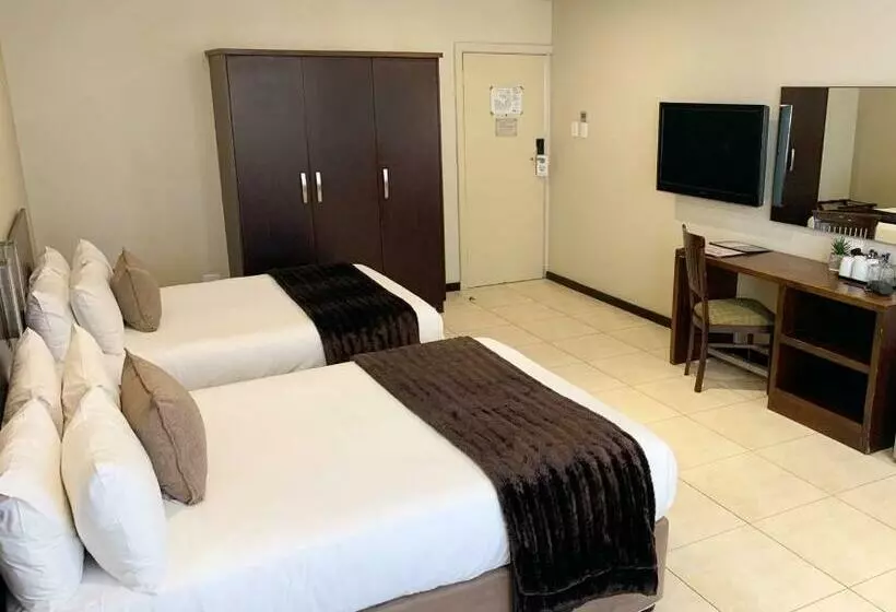 اتاق خانوادگی, Pavilion Hotel Durban