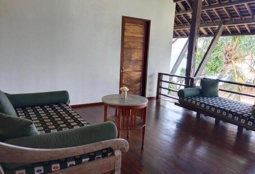 غرفة ديلوكس ذات إطلالة جانبية على البحر, Villa Bukit Segara