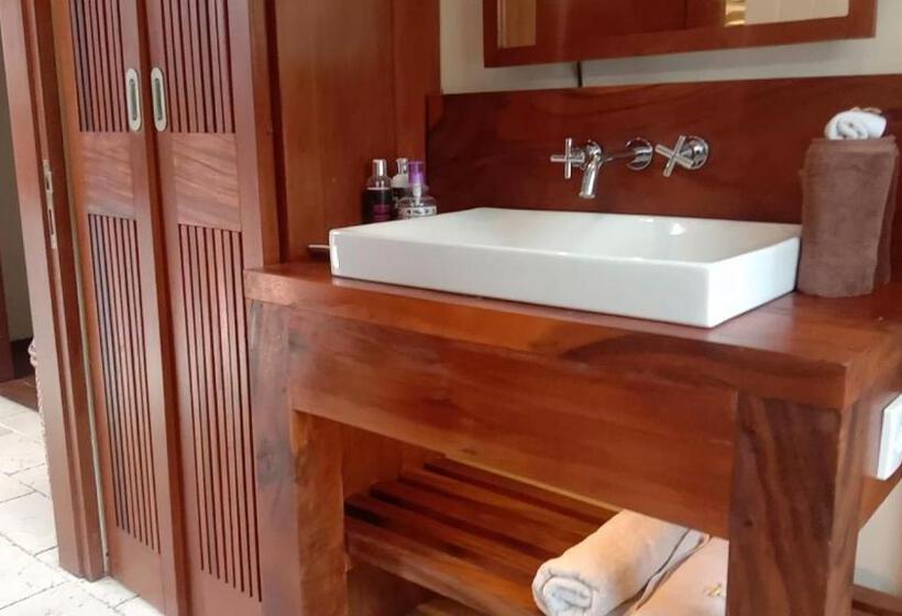 غرفة قياسية مطلّة علي الحديقة, Villa Bukit Segara