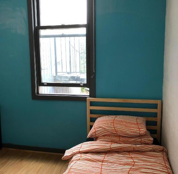 스탠다드 싱글 룸 공동욕실, South Yarra Hostel