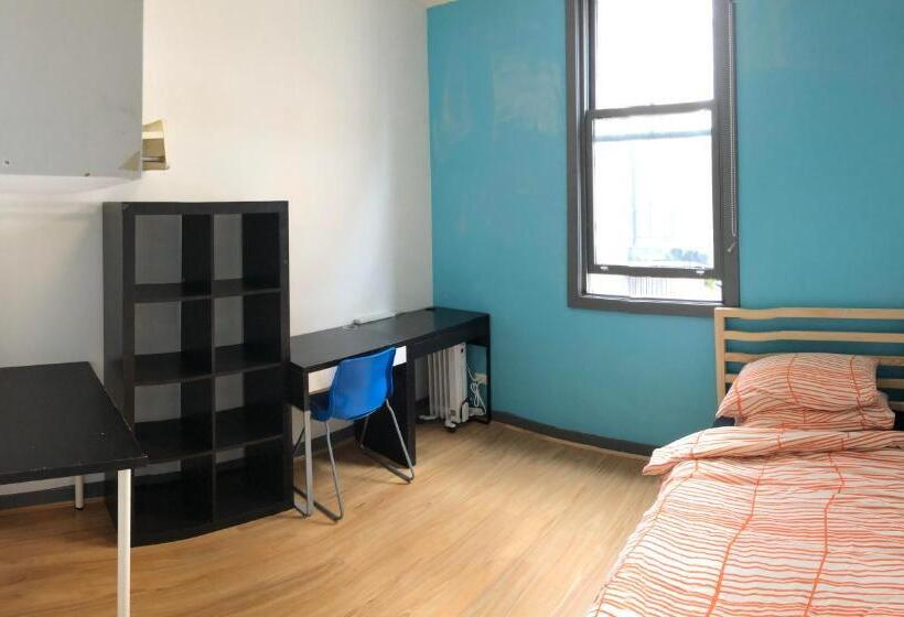 חדר סטנדרד יחיד חדר אמבטיה משותף, South Yarra Hostel