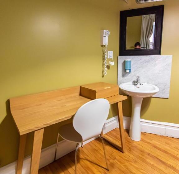 Номер Стандарт, Auberge Du Plateau