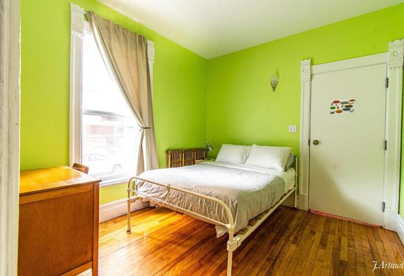 Номер Стандарт, Auberge Du Plateau