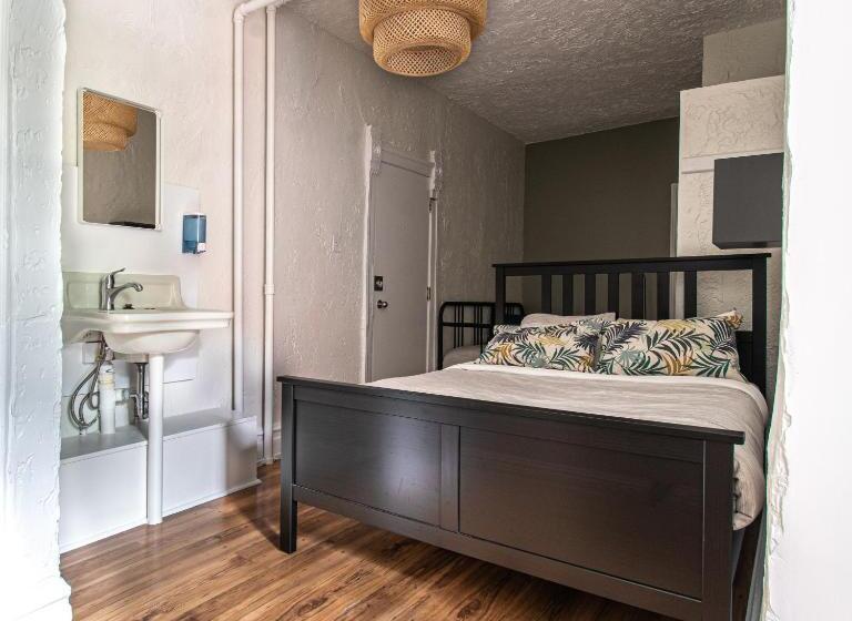 Номер Стандарт Трехместный, Auberge Du Plateau