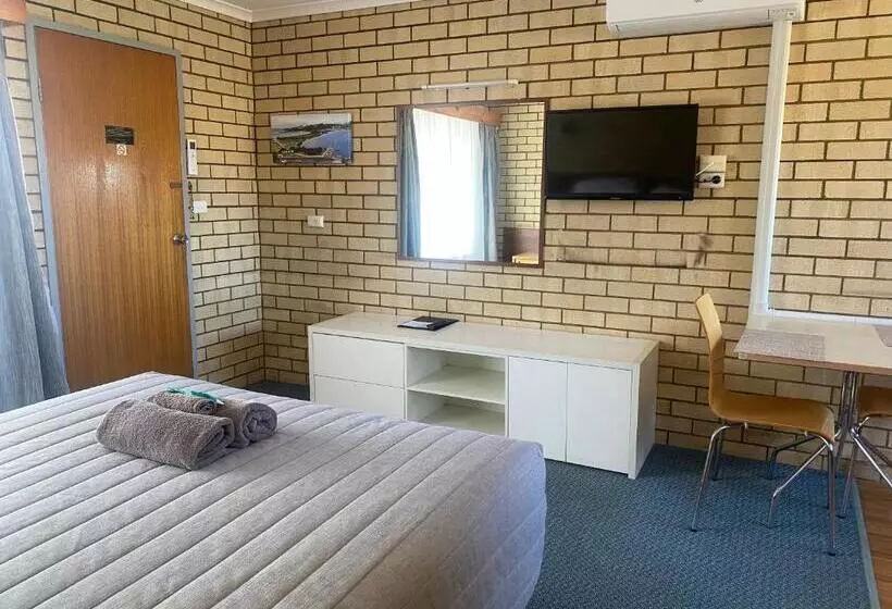 Economy Studio, Coastal Comfort Motel
