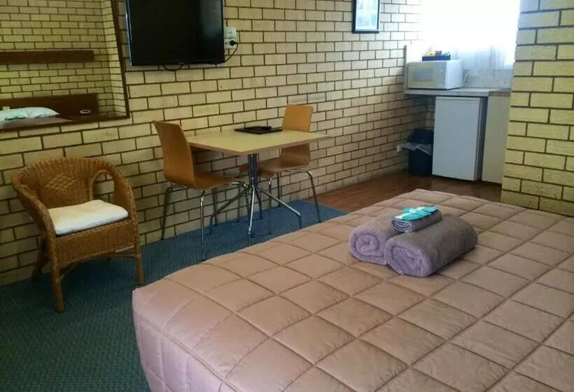 Economy Studio, Coastal Comfort Motel