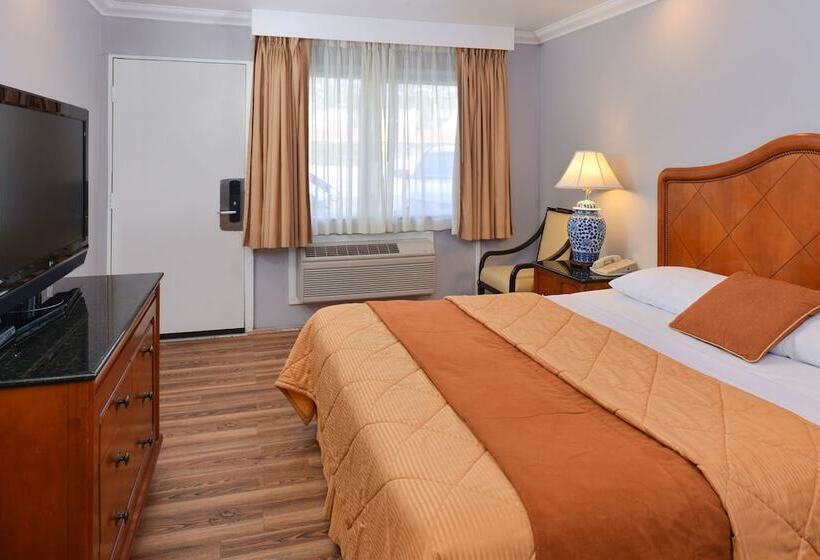 Номер Deluxe, Highlander Motel