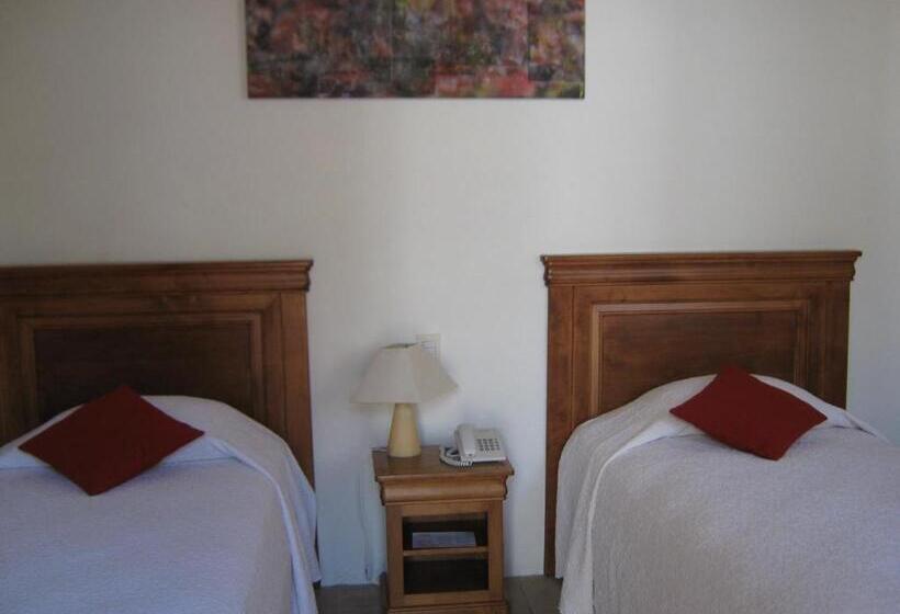 غرفه قياسيه سريرين مزدوجين, Casa Del Rio