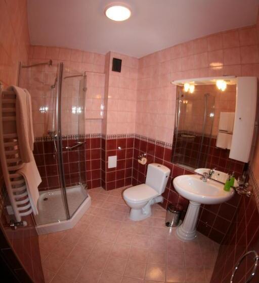 غرفة قياسية, Daisy Superior