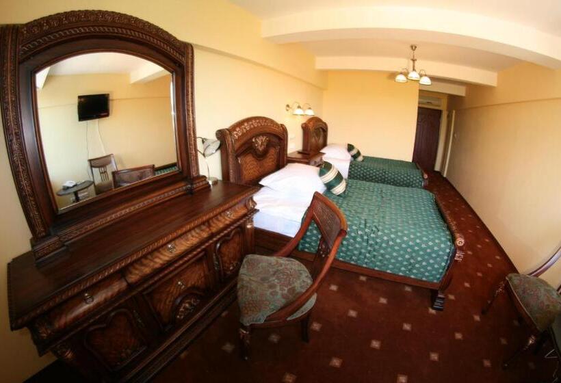 غرفة قياسية, Daisy Superior