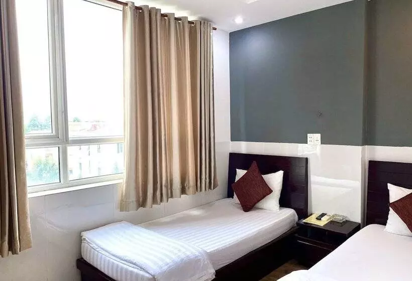 اتاق سوپریور, Mi Linh