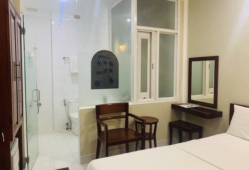 Номер Deluxe, Mi Linh