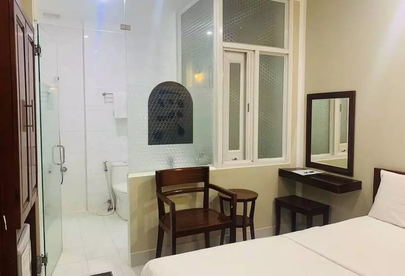 اتاق لوکس, Mi Linh