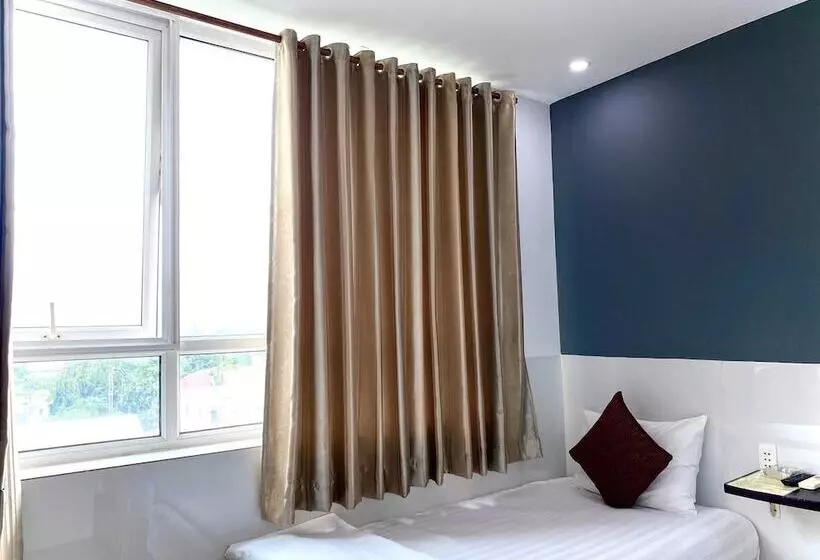 اتاق سوپریور, Mi Linh