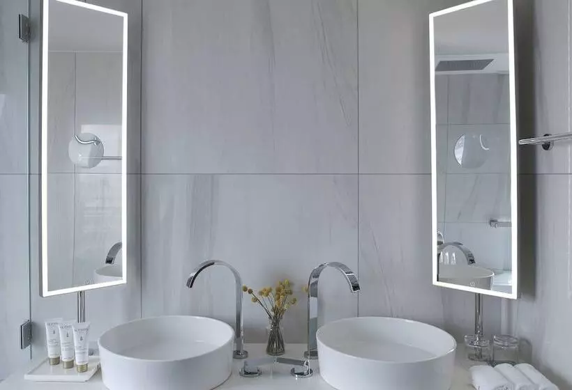 景色の見えるスイートルーム, Renaissance Paris Republique Hotel & Spa