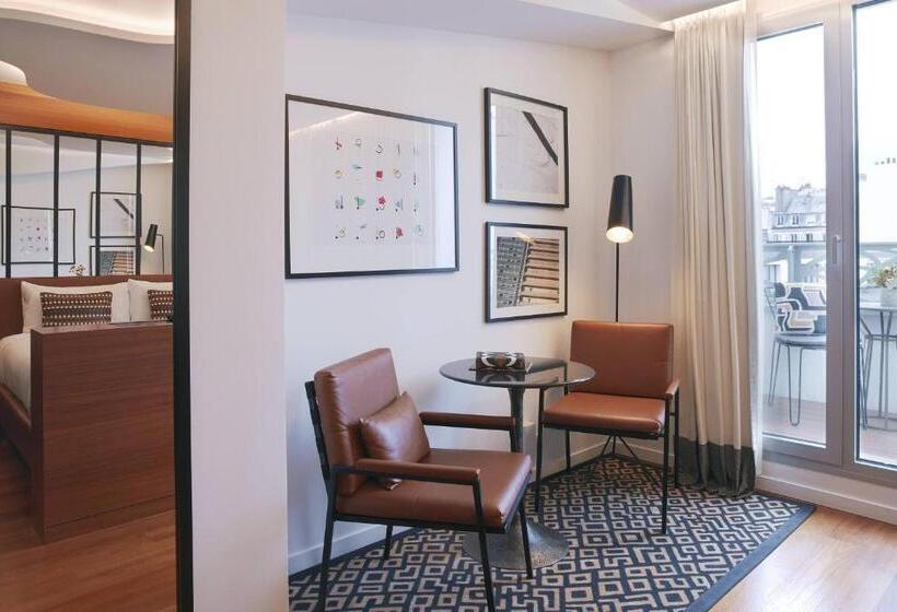 キングサイズベッドのスタンダードルーム, Renaissance Paris Republique Hotel & Spa