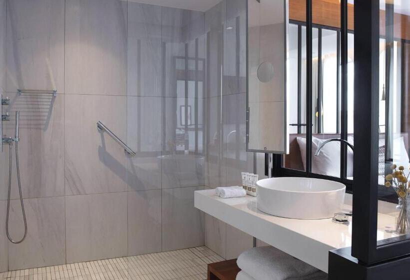 シングルデラックスルーム, Renaissance Paris Republique Hotel & Spa