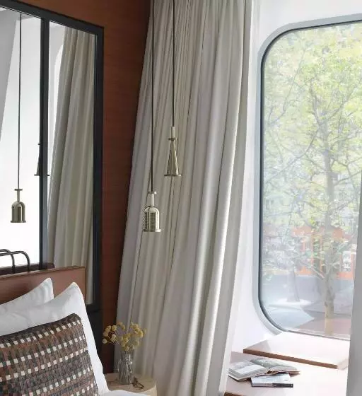 シングルデラックスルーム, Renaissance Paris Republique Hotel & Spa