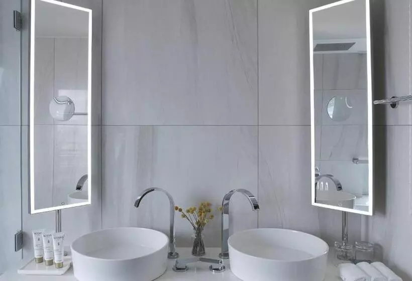 景色の見えるスイートルーム, Renaissance Paris Republique Hotel & Spa