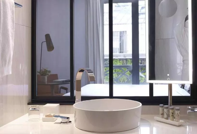 ガーデンビュースタンダードルーム, Renaissance Paris Republique Hotel & Spa