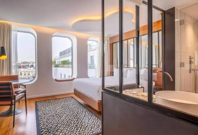 ガーデンビュースタンダードルーム, Renaissance Paris Republique Hotel & Spa