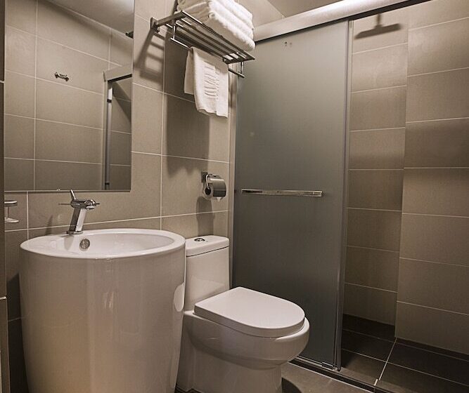 Семейный Номер, Sri Langit Hotel Klia