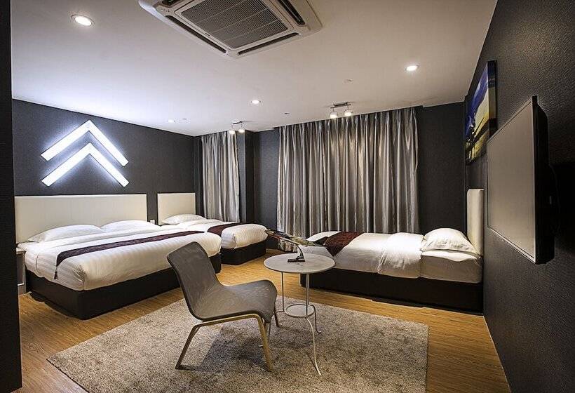 Семейный Номер, Sri Langit Hotel Klia