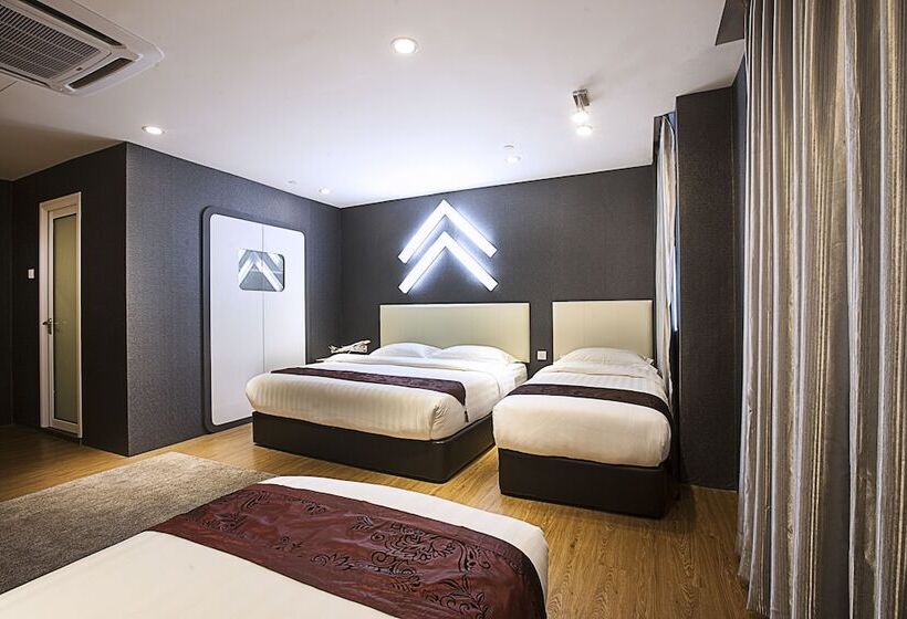 Семейный Номер, Sri Langit Hotel Klia