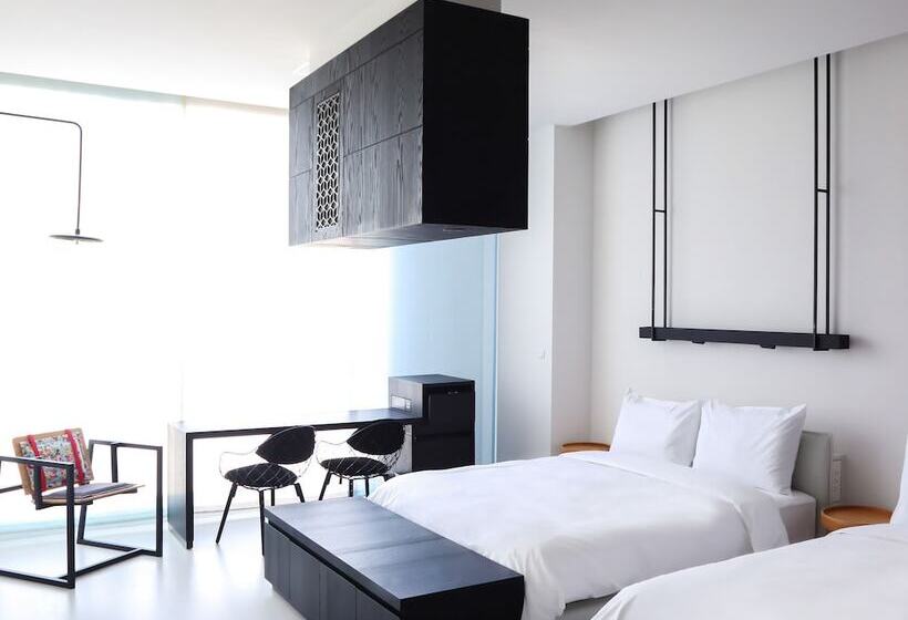 اتاق استاندارد با 2 تخت دوبل, The Place Tainan