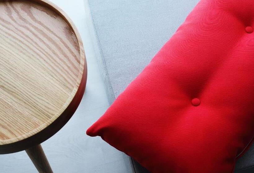 اتاق خانوادگی, The Place Tainan