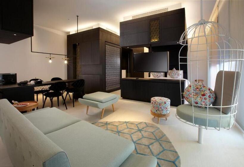 سوییت سوپریور, The Place Tainan