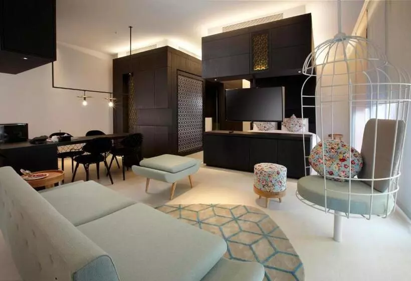 سوییت سوپریور, The Place Tainan