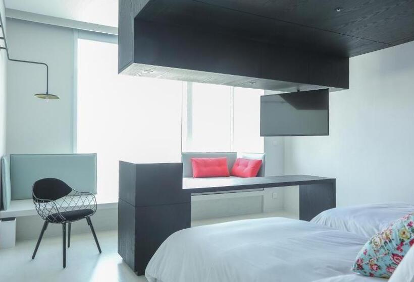 اتاق لوکس, The Place Tainan