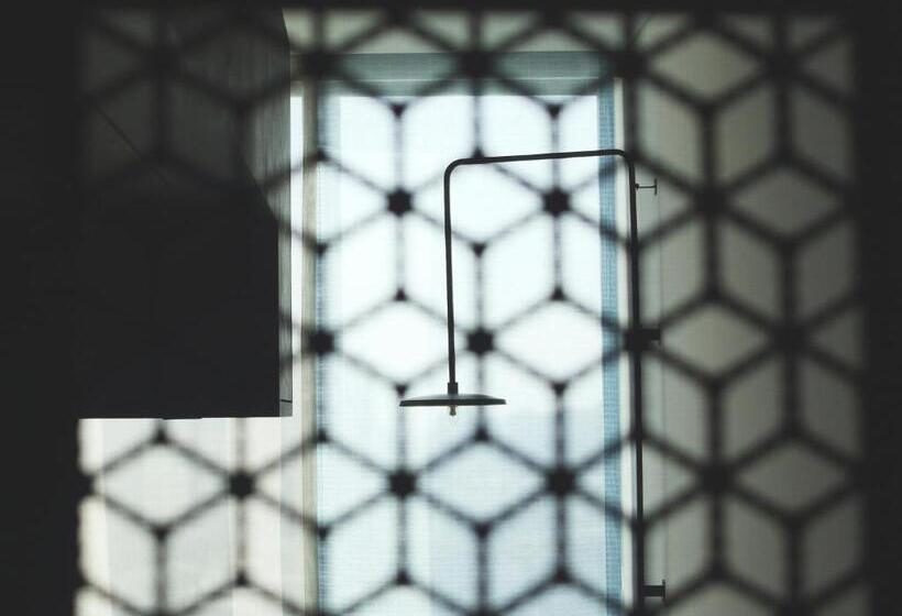 اتاق لوکس خانوادگی, The Place Tainan