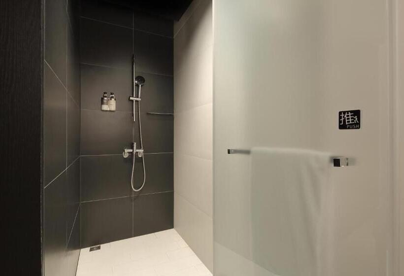 اتاق لوکس خانوادگی, The Place Tainan