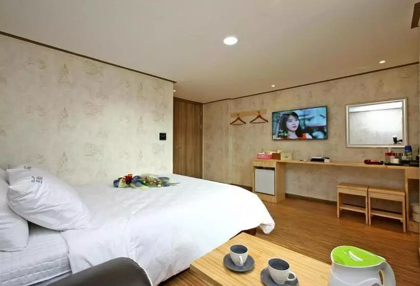 デラックスルーム, Traum Hotel & Condo