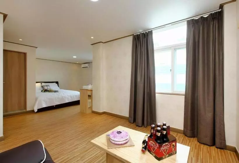 スイート, Traum Hotel & Condo