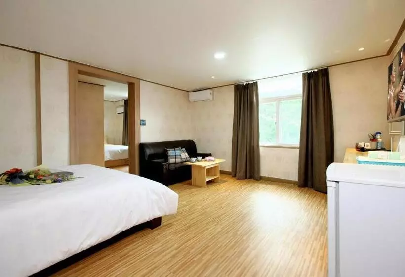 ファミリールーム, Traum Hotel & Condo