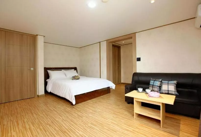 ファミリールーム, Traum Hotel & Condo