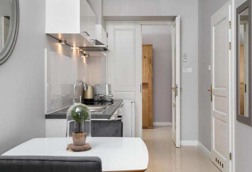 Номер Superior с Видом, Venetian House Market Square Apart