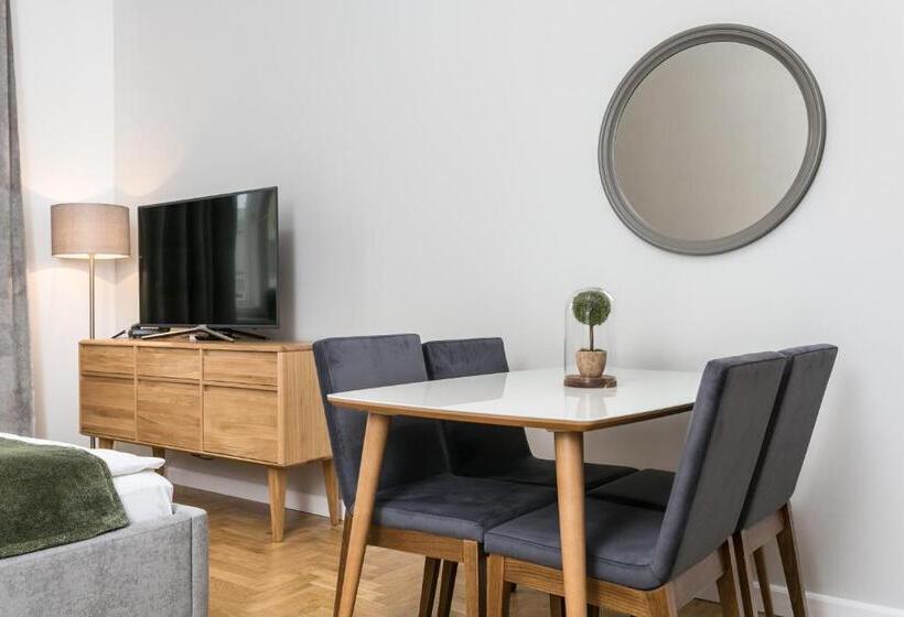 Superior studio with view, Venetian House Market Square Apart