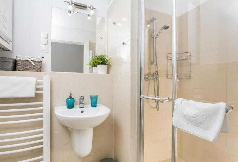 סוויטה משפחתית, Venetian House Market Square Apart