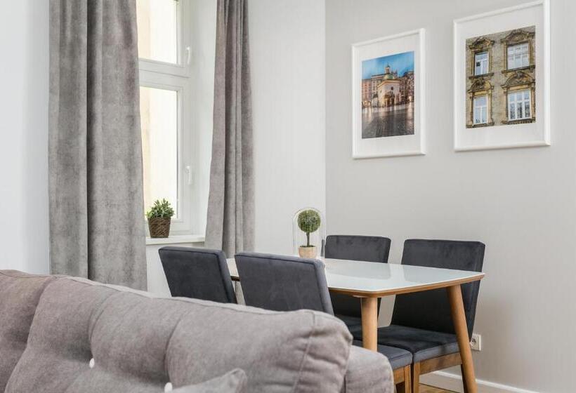 סוויטה משפחתית, Venetian House Market Square Apart