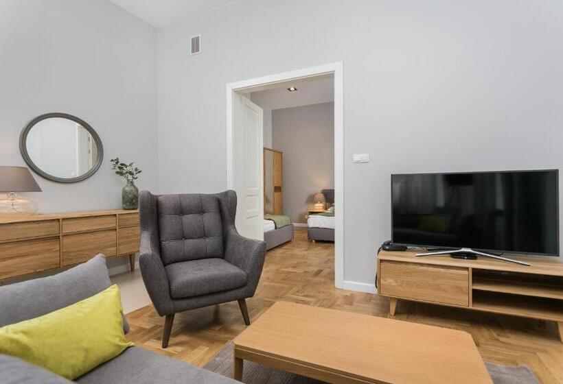 סוויטה משפחתית, Venetian House Market Square Apart