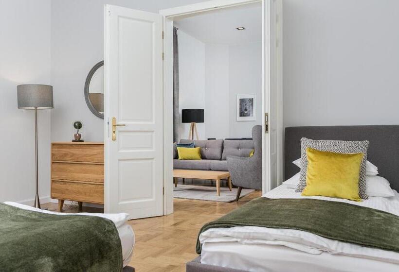 סוויטה משפחתית, Venetian House Market Square Apart