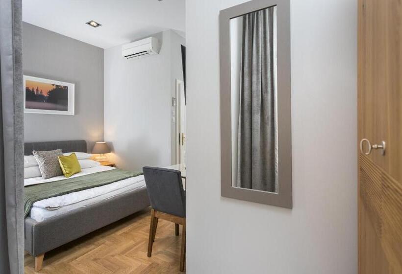 Номер Стандарт, Venetian House Market Square Apart