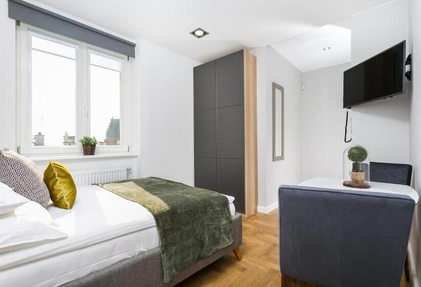 חדר אקונומי, Venetian House Market Square Apart