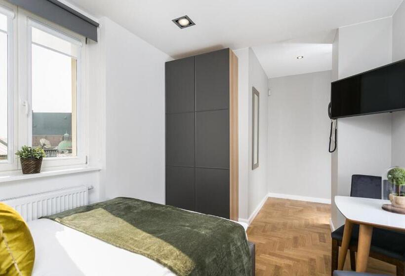 חדר אקונומי, Venetian House Market Square Apart