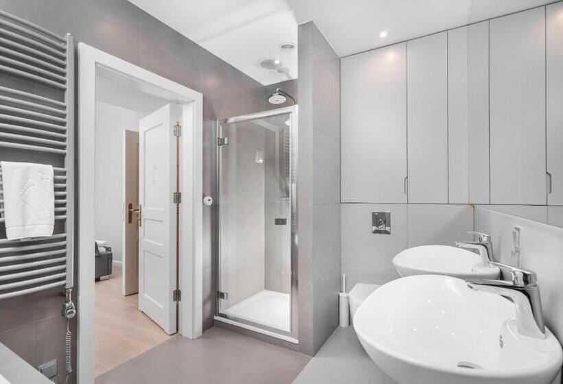 סוויטת דופלקס, Venetian House Market Square Apart